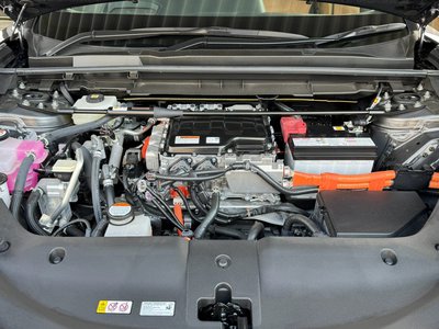 صورة 2 لـ 2023 Lexus RZ
