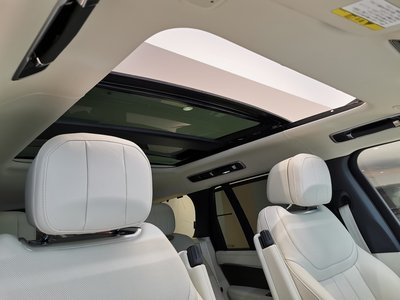 2023 LAND Rover RANGE ROVER photo 3