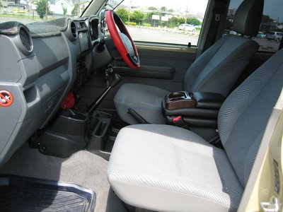 صورة مصغرة 11 لـ 2015 Toyota LAND CRUISER 70 PICKUP