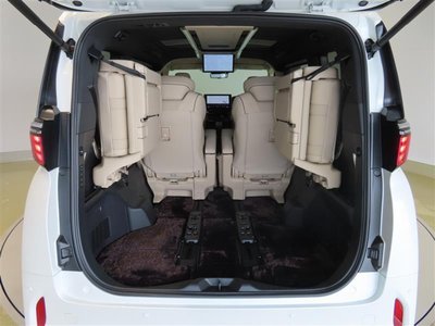 2025 Toyota ALPHARD — фото 26