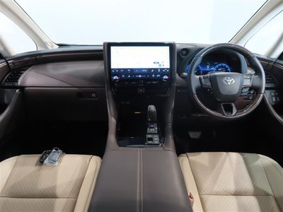 2025 Toyota ALPHARD — фото 4