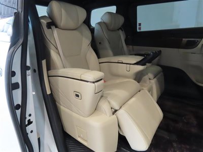 2025 Toyota ALPHARD — фото 22