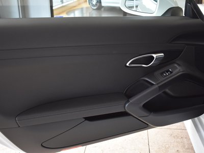 2016 Porsche CAYMAN thumbnail 37