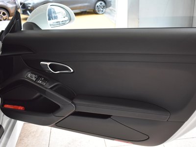 2016 Porsche CAYMAN thumbnail 34