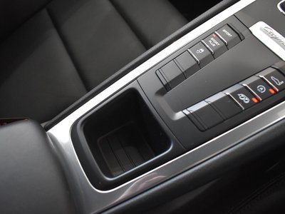 2016 Porsche CAYMAN thumbnail 32