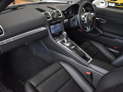 2016 Porsche CAYMAN thumbnail 35