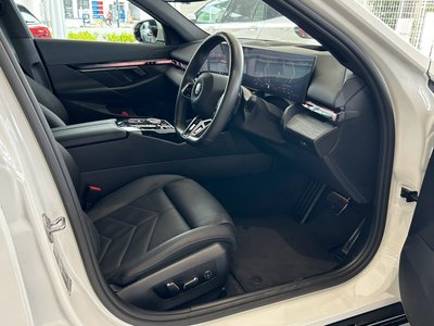 2024 BMW 5 SERIES 照片 11