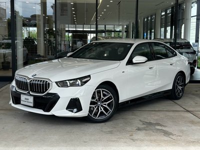 2024 BMW 5 SERIES 照片 1