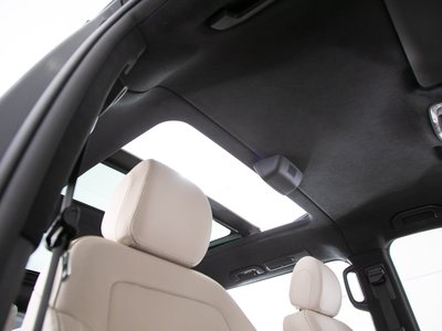 2024 Mercedes-BENZ V-CLASS photo 7