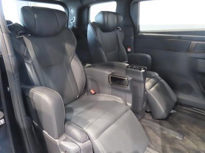 صورة 19 لـ 2023 Toyota VELLFIRE
