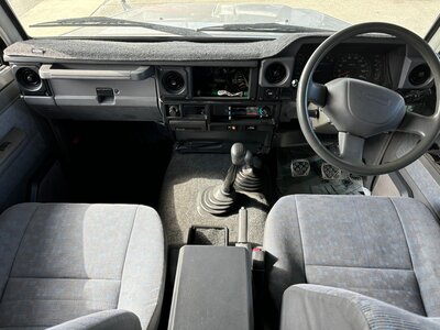 2000 Toyota LAND CRUISER 70 — фото 13