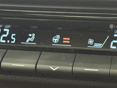 صورة 19 لـ 2024 Toyota CROWN SPORT