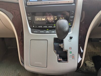 2012 Toyota VELLFIRE photo 12