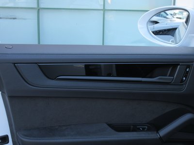 صورة مصغرة 30 لـ 2024 Porsche CAYENNE