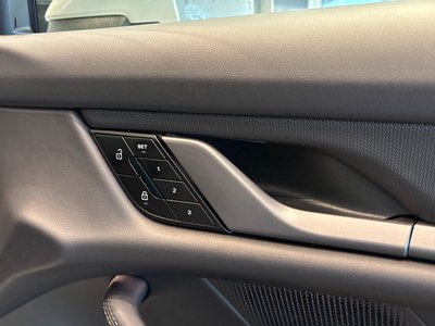 2025 Porsche TAYCAN 照片 11