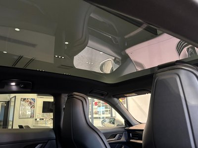 2025 Porsche TAYCAN 照片 23