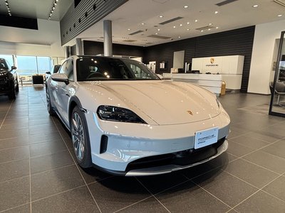 2025 Porsche TAYCAN 照片 1
