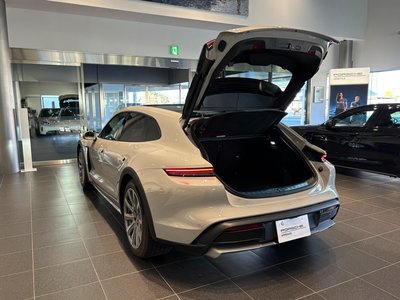 2025 Porsche TAYCAN 照片 29