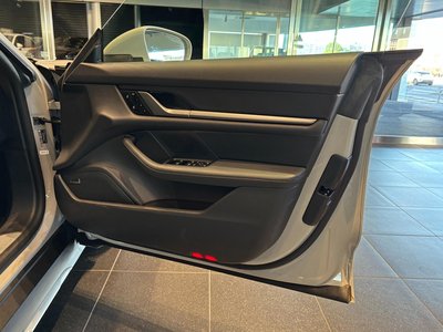 2025 Porsche TAYCAN 照片 10