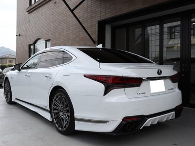صورة مصغرة 2 لـ 2021 Lexus LS