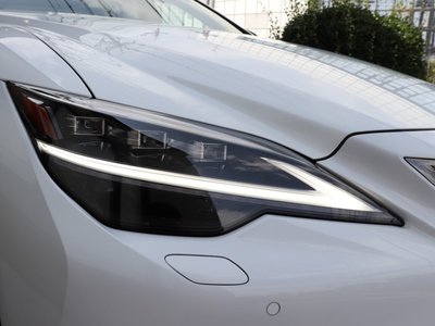 صورة مصغرة 33 لـ 2021 Lexus LS