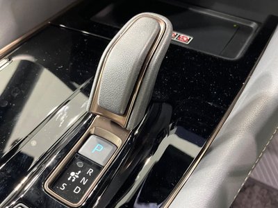 صورة 34 لـ 2024 Toyota ALPHARD