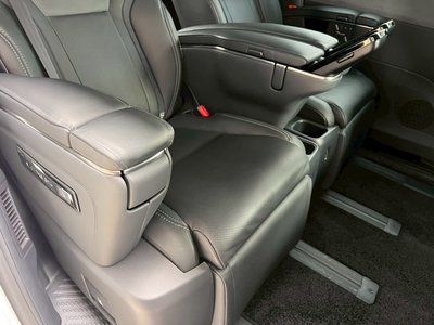 2025 Lexus LM thumbnail 52