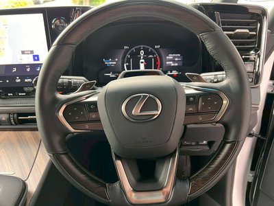 2025 Lexus LM thumbnail 65