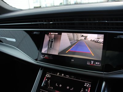 2025 AUDI Q8 photo 12