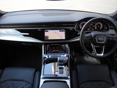 2025 AUDI Q8 photo 4