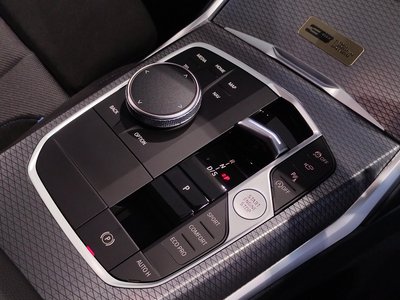 2025 BMW 3 SERIES TOURING photo 11
