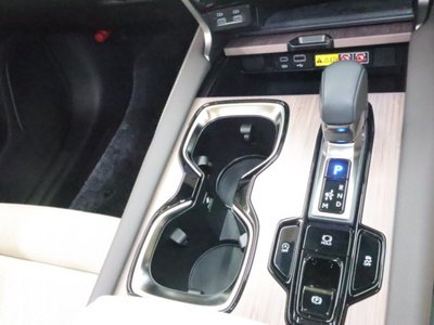 صورة مصغرة 25 لـ 2024 Lexus RX
