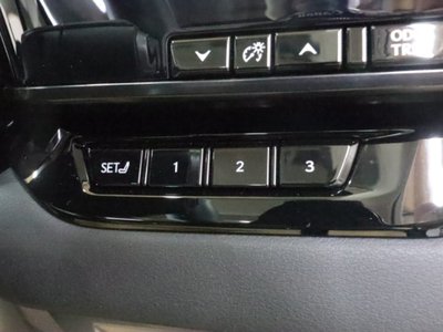 صورة مصغرة 7 لـ 2024 Lexus RX