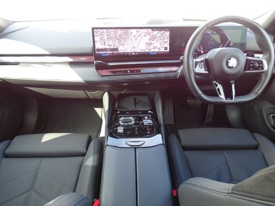 2024 BMW 5 SERIES 照片 2