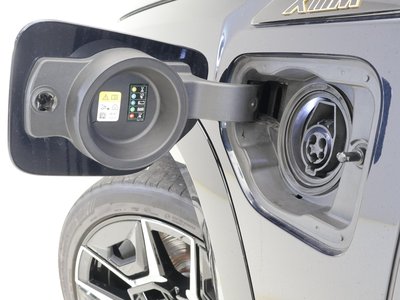 2024 BMW XM thumbnail 31