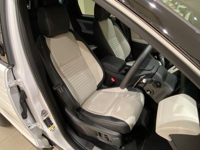 2025 LAND Rover DISCOVERY SPORT photo 14