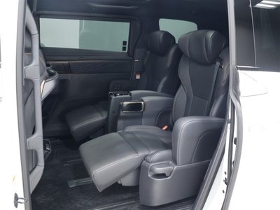 صورة 24 لـ 2023 Toyota ALPHARD