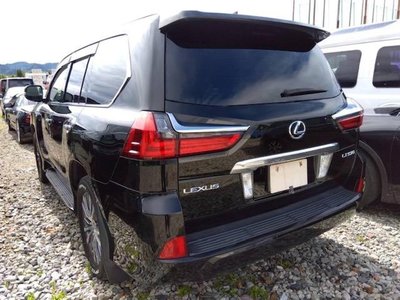 2015 Lexus LX — фото 2