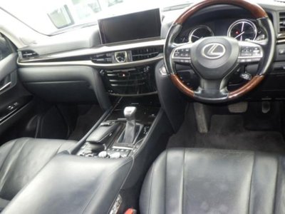 2015 Lexus LX — фото 6