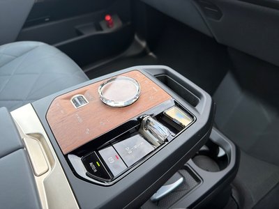 2022 BMW IX — фото 26