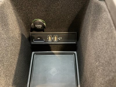 2024 Aston Martin DBX 缩略图 37