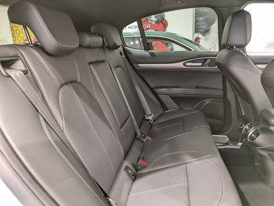 صورة 16 لـ 2025 ALFA Romeo STELVIO