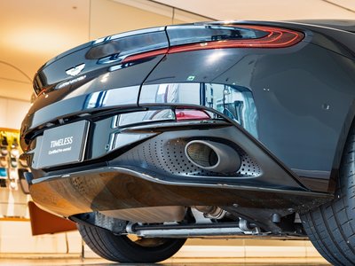 2017 Aston Martin DB11 — фото 8