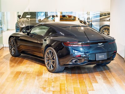 2017 Aston Martin DB11 — фото 3