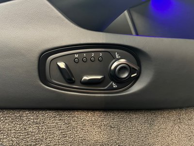 2026 Aston Martin DB12 thumbnail 36