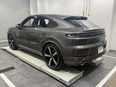 2024 Porsche CAYENNE photo 6