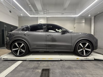 2024 Porsche CAYENNE photo 3