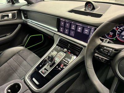 2020 Porsche PANAMERA thumbnail 33