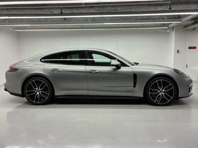 2020 Porsche PANAMERA photo 11