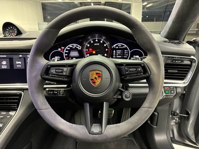 2020 Porsche PANAMERA thumbnail 29